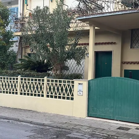 Spaziosa Casa Con Giardino E Dependance 펜션 *
